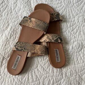 Steve Madden Brown and Tan Slide Sandals